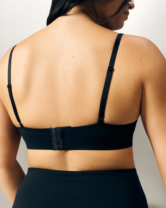 Nos brassières pour femme de la taille 36 au 54 vous offrirons confort et maintien tout au long de votre journée.